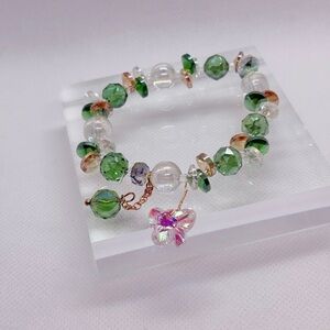 Elegant Green and Clear Beaded Bracelet